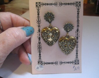 G E Wilson Designs Vintage Brass Heart Dangle Pierced Post Earrings on Original Card