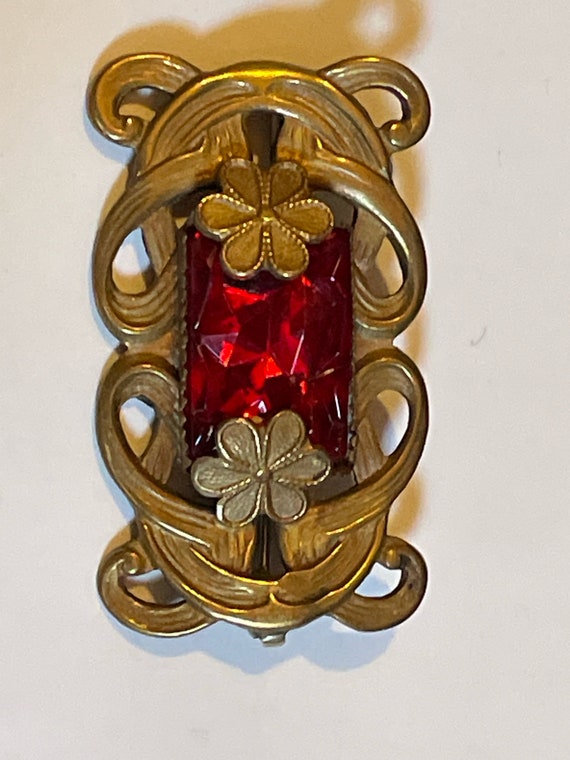 Victorian Art Deco Art Nouveau Style Pin With Red 