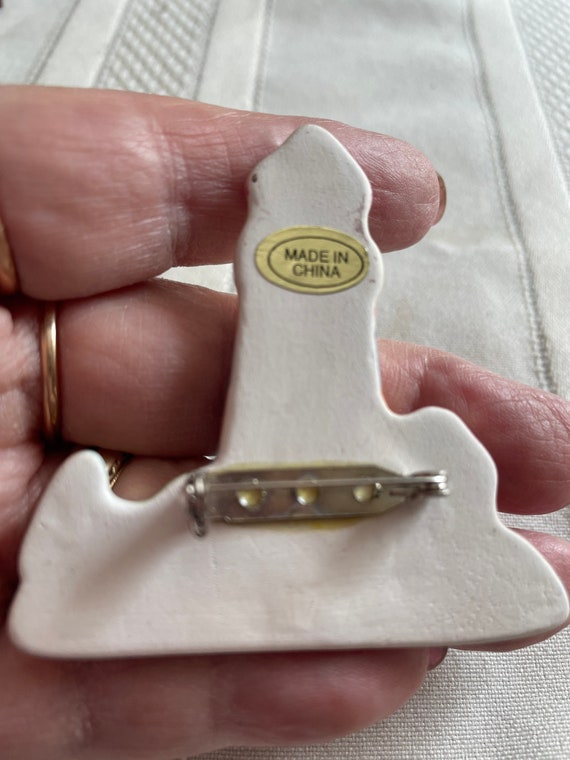 Spoontiques Ceramic Lighthouse Pin on Original Ca… - image 3