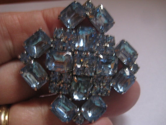 Light Sapphire Octagons and Chatons in Square Sha… - image 3