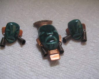 Elzac Knock Off Green Ceramic Demi Parure of Tribal Head Pin and Screwback Earrings in Copper