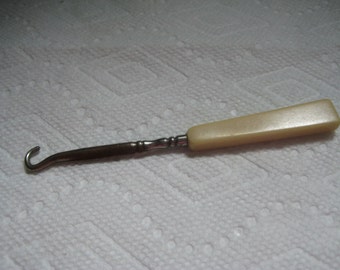Vintage 20s or 30s Ivory Colored Celluloid? Button Hook