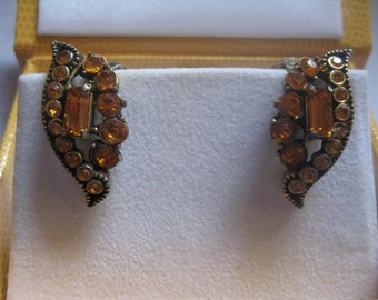 Hollycraft 1957 Topaz Clip On or Clipback Earrings in Silvertone Metal