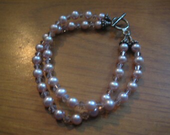 Lilac Freshwater Pearls and Swarovski Bicone Crystals Bracelet with Silver Clasp and Bead caps