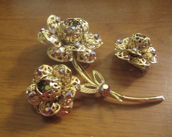 SARAH COVENTRY Fashion Flower 1961 Demi Parure of Pin and Clipback Earrings