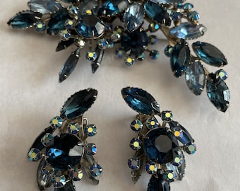 Vintage 50s Light Sapphire and Montana Sapphire BEAU JEWELS Floral Brooch with Matching Screw Back Earrings Marked