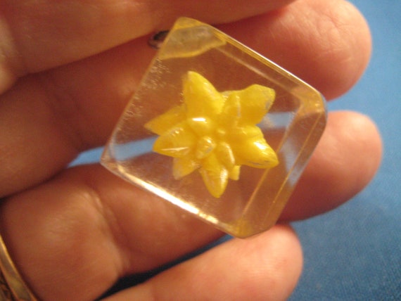 Back Carved Yellow Flower in Cube Shaped Lucite P… - image 2