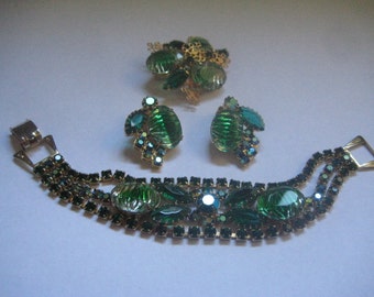 DeLizza and Elster aka Juliana Demi Parure Emerald Ribbed Ovals with Emerald  Navettes with Filigree Metal Accents