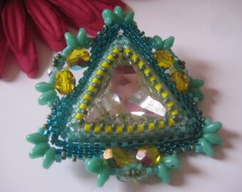Ed Pendant Triangle Pattern by VEZSUZSI Beadwork by ME