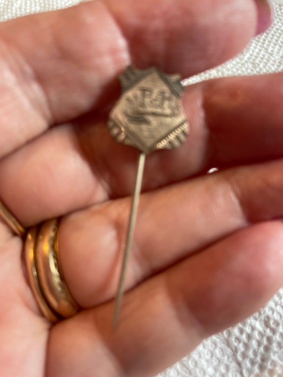 Victorian Shield Shaped Stickpin Engraved P of H