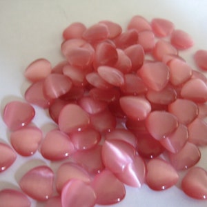 Lot of 20 10mm Heart Shaped Rose No Hole Catseye Beads Vintage and Beautiful Bead Wrapping