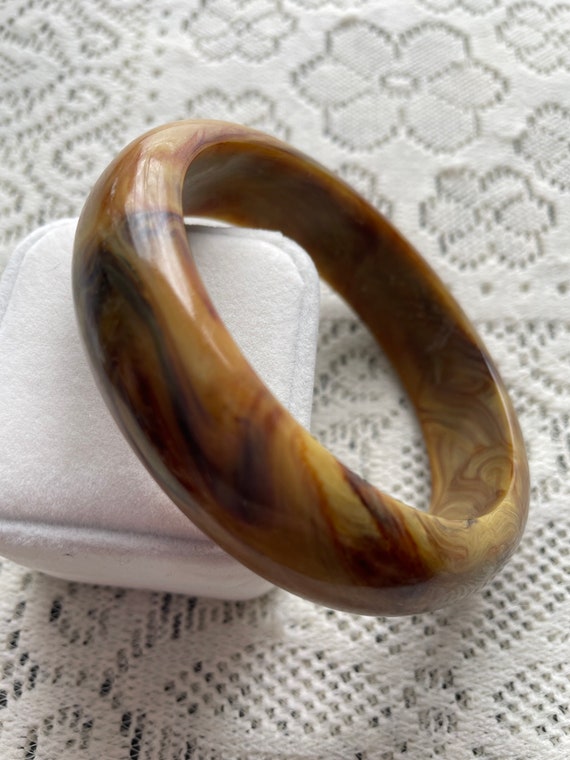 Marbled Dark Butterscotch Bakelite Bangle Bracelet 3/4” wide 3 3/8” in diameter View 5