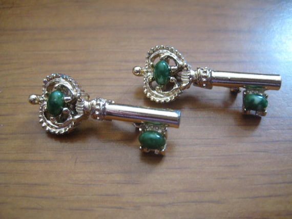 Set of 2 Goldtone GERRYS Pin in Shape of Keys - image 1