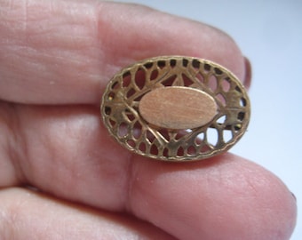 Vintage PSCo Victorian Oval Pin Topped with Gold and Filigree Work