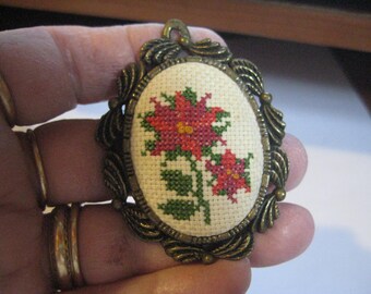 CREATIVE CIRCLE Cross Stitch  Hand Embroidered Pin with Red Flowers on White Cloth