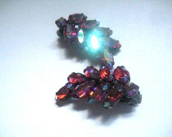 Very Lovely Unsigned Siam AB Leaf Shaped Clip On Earrings from the 60s in Japanned or Blackened Metal