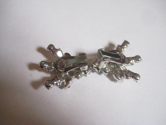 Vintage Unsigned Beauties Rhodium Plated Clip On … - image 3