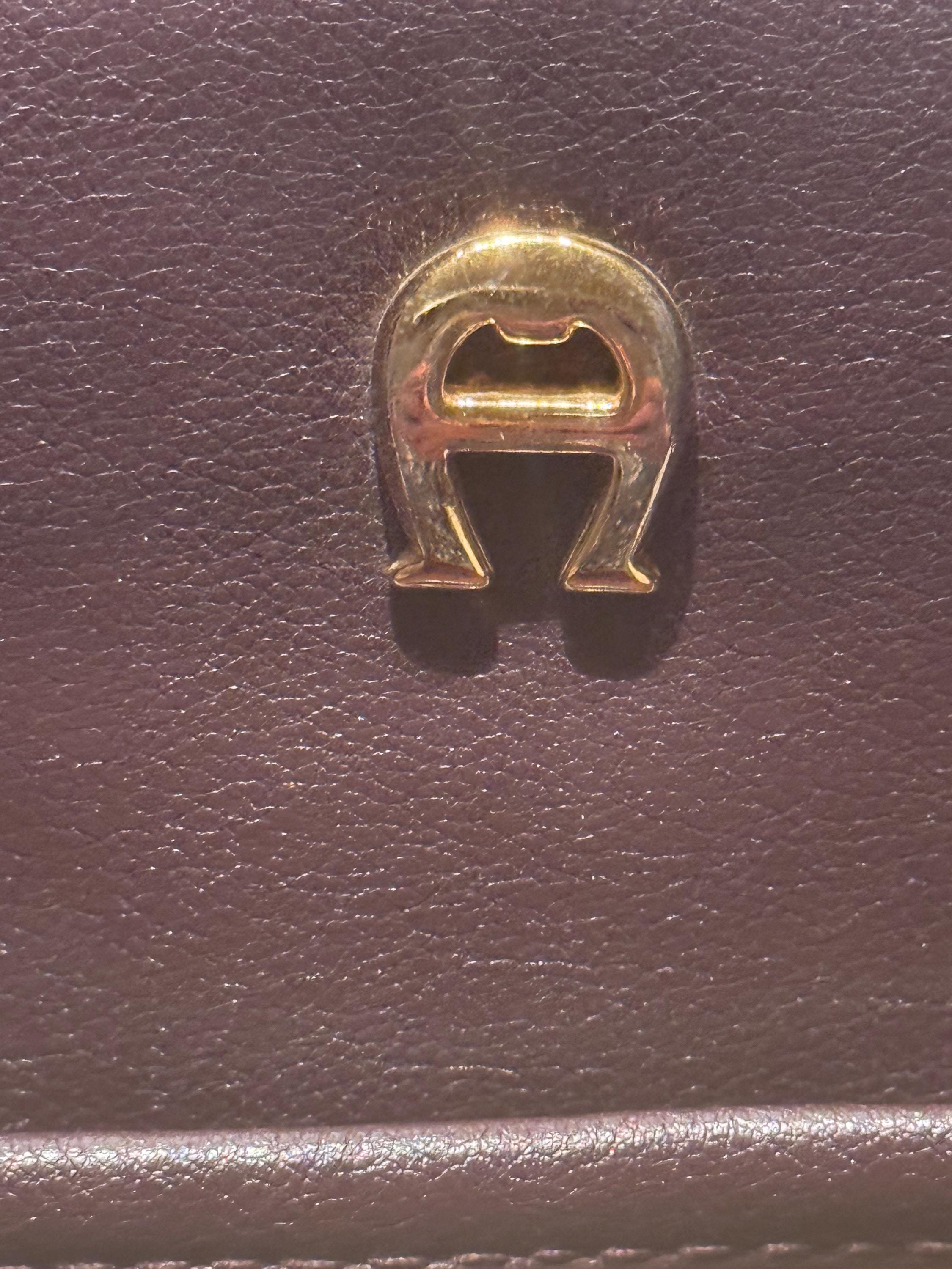 Sac à Bandoulière Fourre-tout Etienne Aigner – Bordeaux Et Marron, Simili Cuir, Occasion Vintage, Taille Large