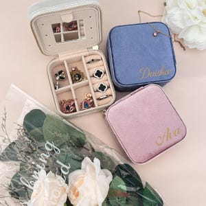 Personalized Jewelry Box,Custom Jewelry Boxes,Travel Jewelry Case,Velvet Jewellery Box Case with Name,Bridesmaid Gift,Birthday Gift for Her.