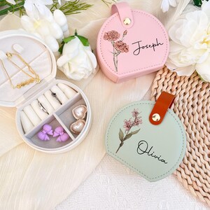 Travel jewelry box,Personalized Name Jewelry Box for Bridesmaids,Custom Travel Jewelry box,Birth Month Flower Jewelry Case,Bridal Party Gift