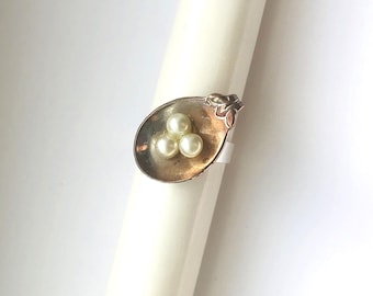 Vintage Silver Plated Tea Spoon Ring, Nested White Pearls, Adjustable Ring, Upcycled pearl Ring, Chef Jewel, Copper Reflection, Gift for Her