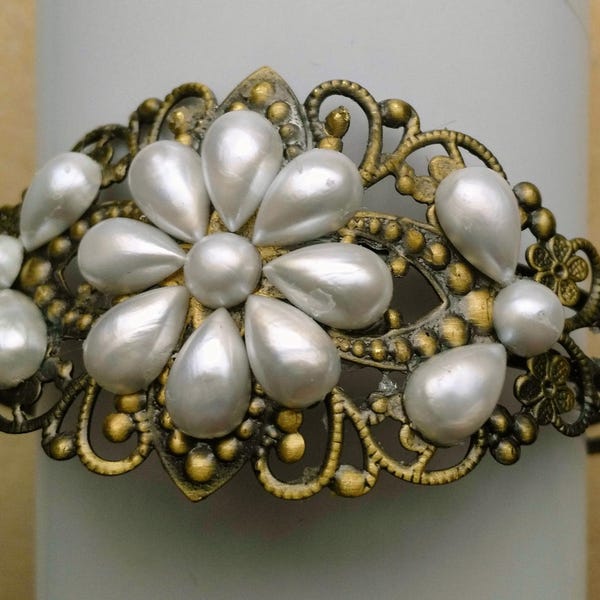 Fleuriste Brass Cuff main image 1