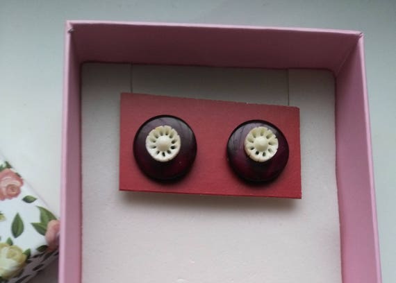 Carved Bone Post Earrings Vintage Button Earrings… - image 3
