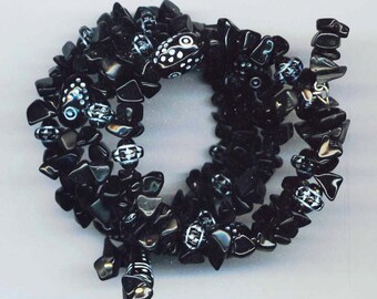 Agate Bracelet Memory Wire Designer Bead Cuff Black Glass Heart Gemstone Bracelet  Elegant in Black Gift for Mother's Day by enchantedbeas