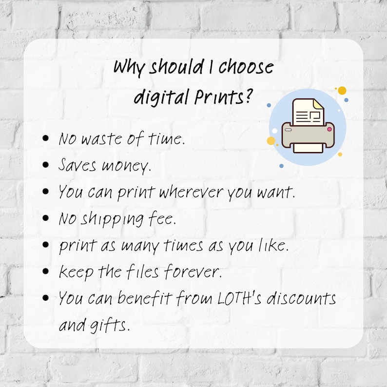 Op de afbeelding: Witte rechthoekige afbeelding met de tekst "Waarom zou ik digitale prints kiezen?" en opsommingstekens met voordelen. Een illustratie van een printer staat in de rechterbovenhoek. De achtergrond is een witte bakstenen muur.