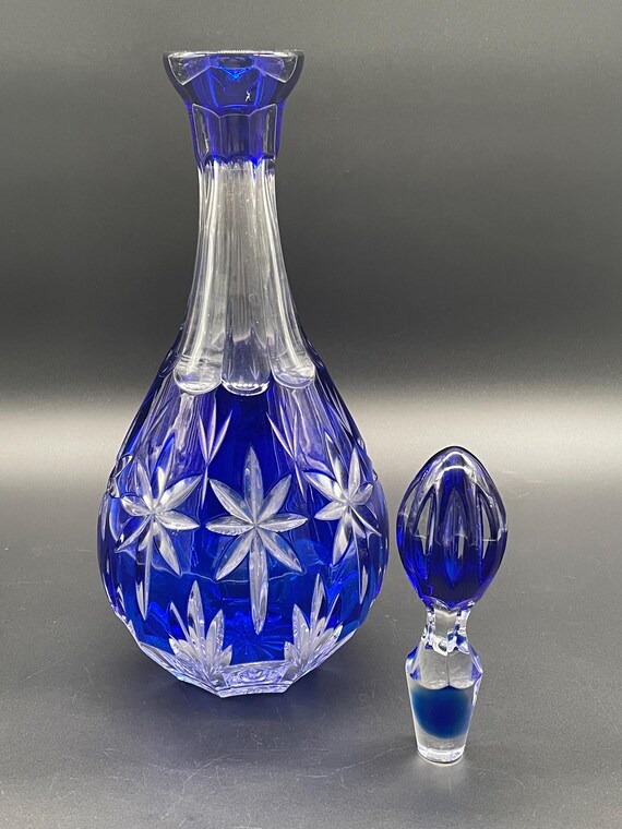 博物館品質のコバルトブルーカット鉛クリスタルデキャンタ