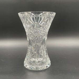 Große handgeschliffene Bleikristallvase – Böhmischer Stil 1970er–1990er Jahre – 2,99 kg schwer, brillante Klarheit