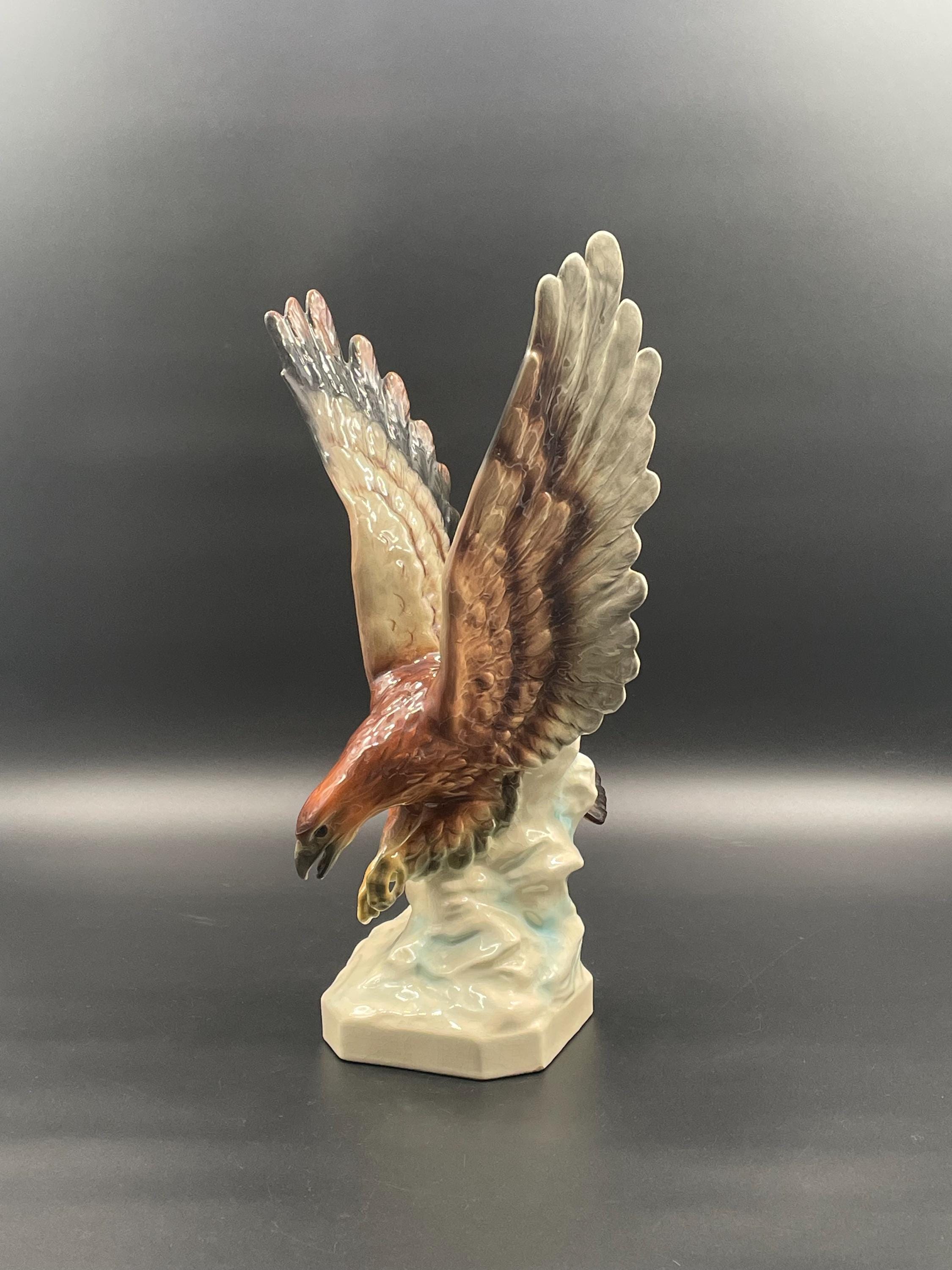 Seltene Adlerfigur aus Porzellan, Europa, 1930er