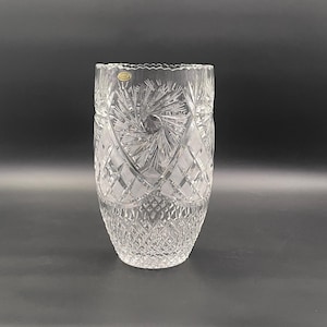 Mouth-Blown Hand-Cut Lead Crystal Vase 24% PbO – European Luxury Crystal Art, Mid-20th Century