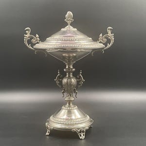 ナハトマン ルビーレッドクリスタル花瓶 – ドイツ製ハンドカット鉛