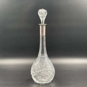 Keizerlijke Boheemse kristallen karaf met Weens zilveren montuur en fenomenale optische kernstop, ca. 1900