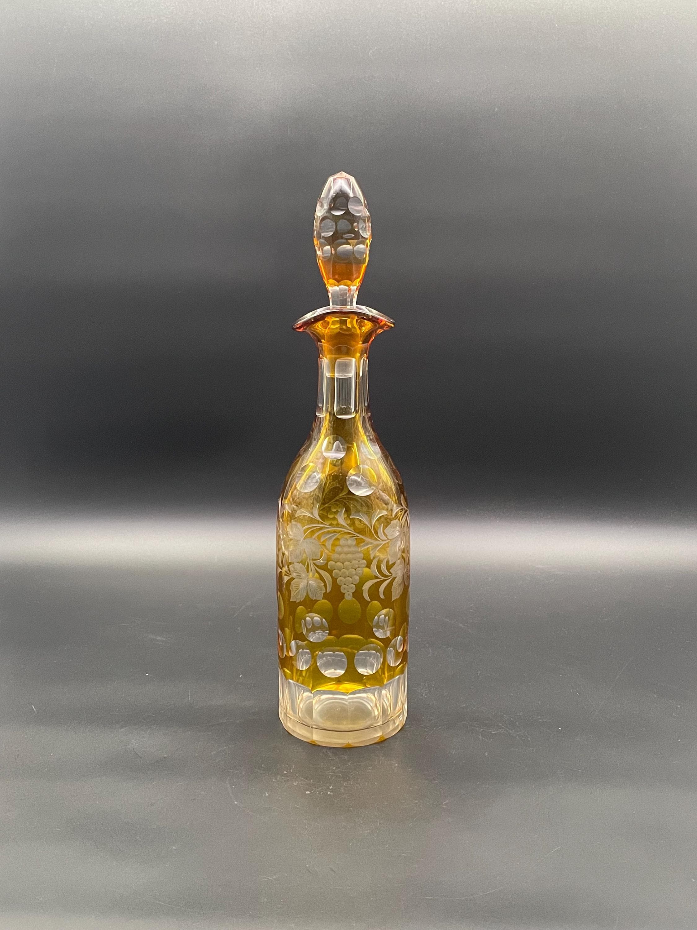 1850～1870年頃の希少な琥珀色のボヘミアンデキャンタ。深いカットの