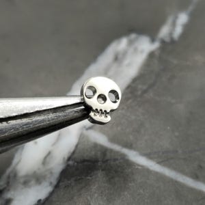 Small Skull Threadless Labret, Cartilage Earring Stud, Anodized Titanium Options, Halloween Gothic Style Piercing Jewelry