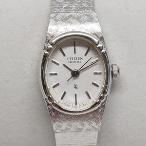 Vintage Citizen Ladies Quartz Watch | Silver-Tone | Ref 4-105834 | Textured Case & Bracelet | 1980s Japan