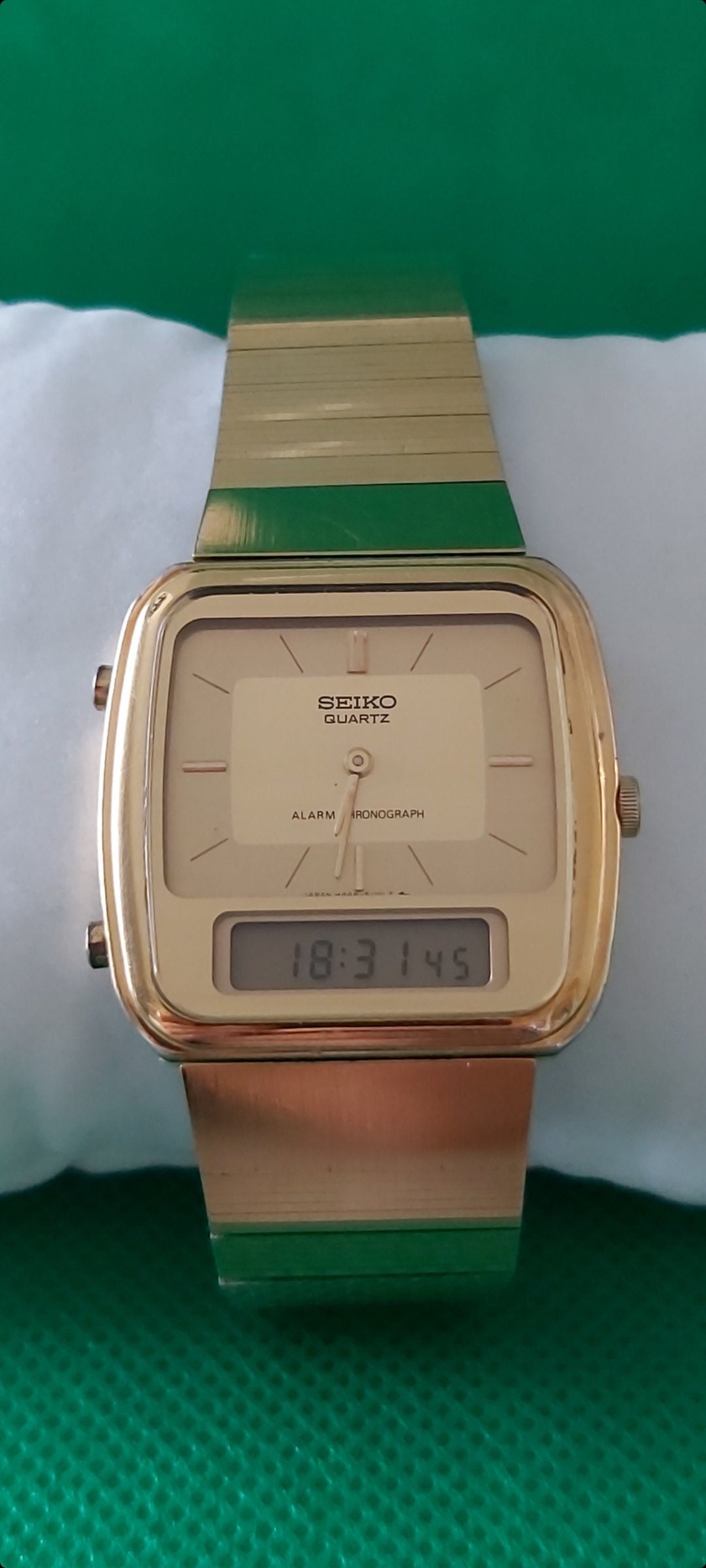 Vintage Seiko Anadigi Alarm Chronograph – Late 1980s Elegance