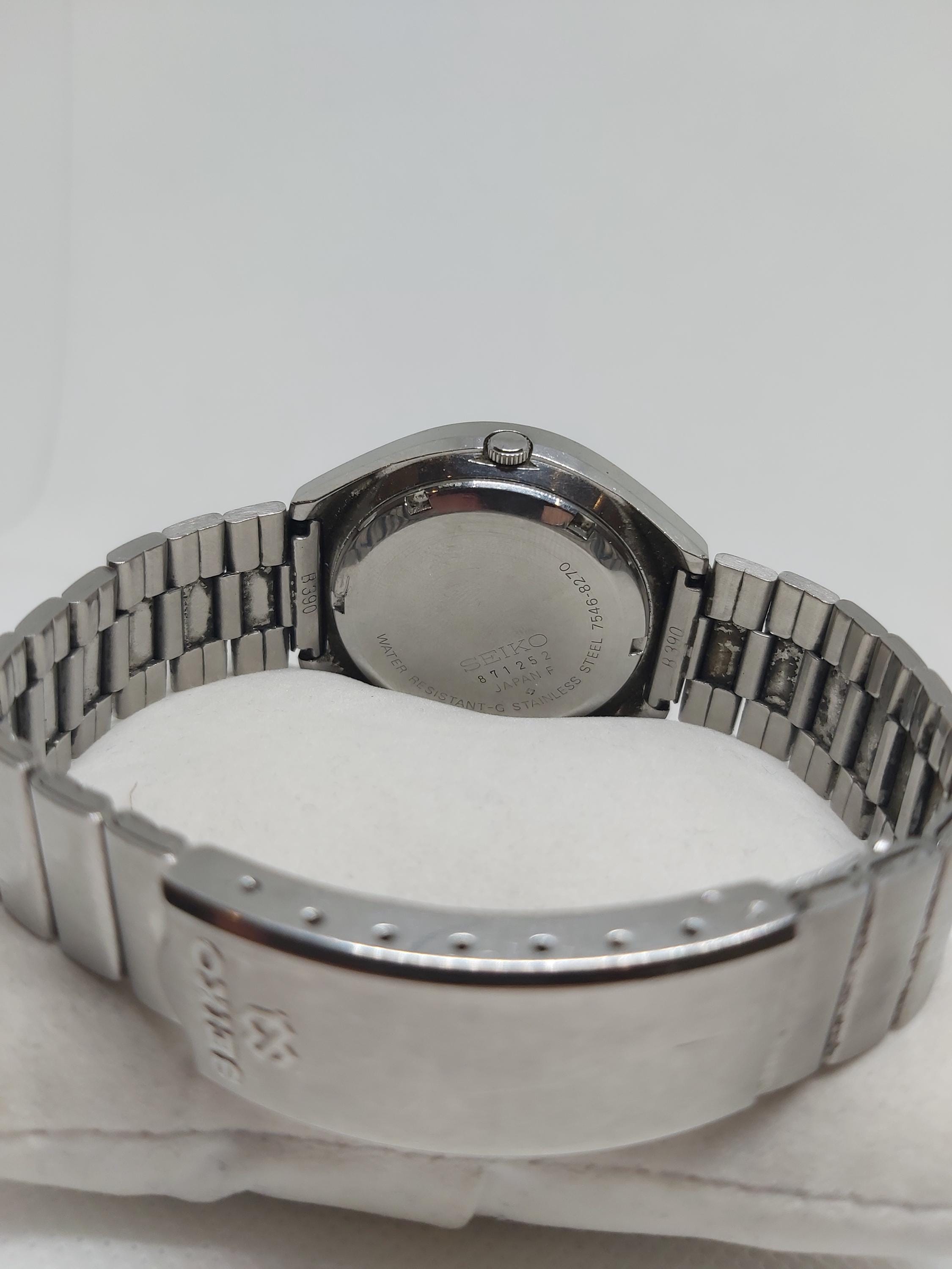 Vintage Seiko Quartz Sports Watch 7546-8270: Stainless Steel Day