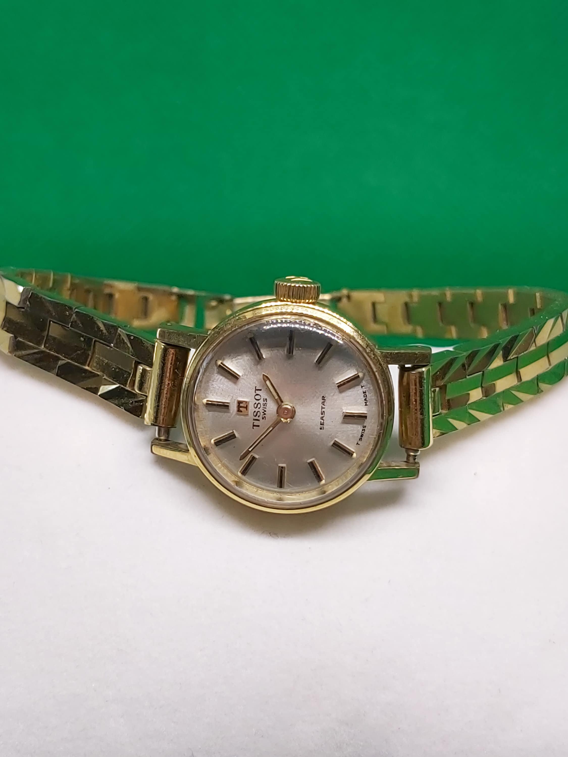 Vintage Tissot Seastar Ladies Watch With Original Box  display picture 1