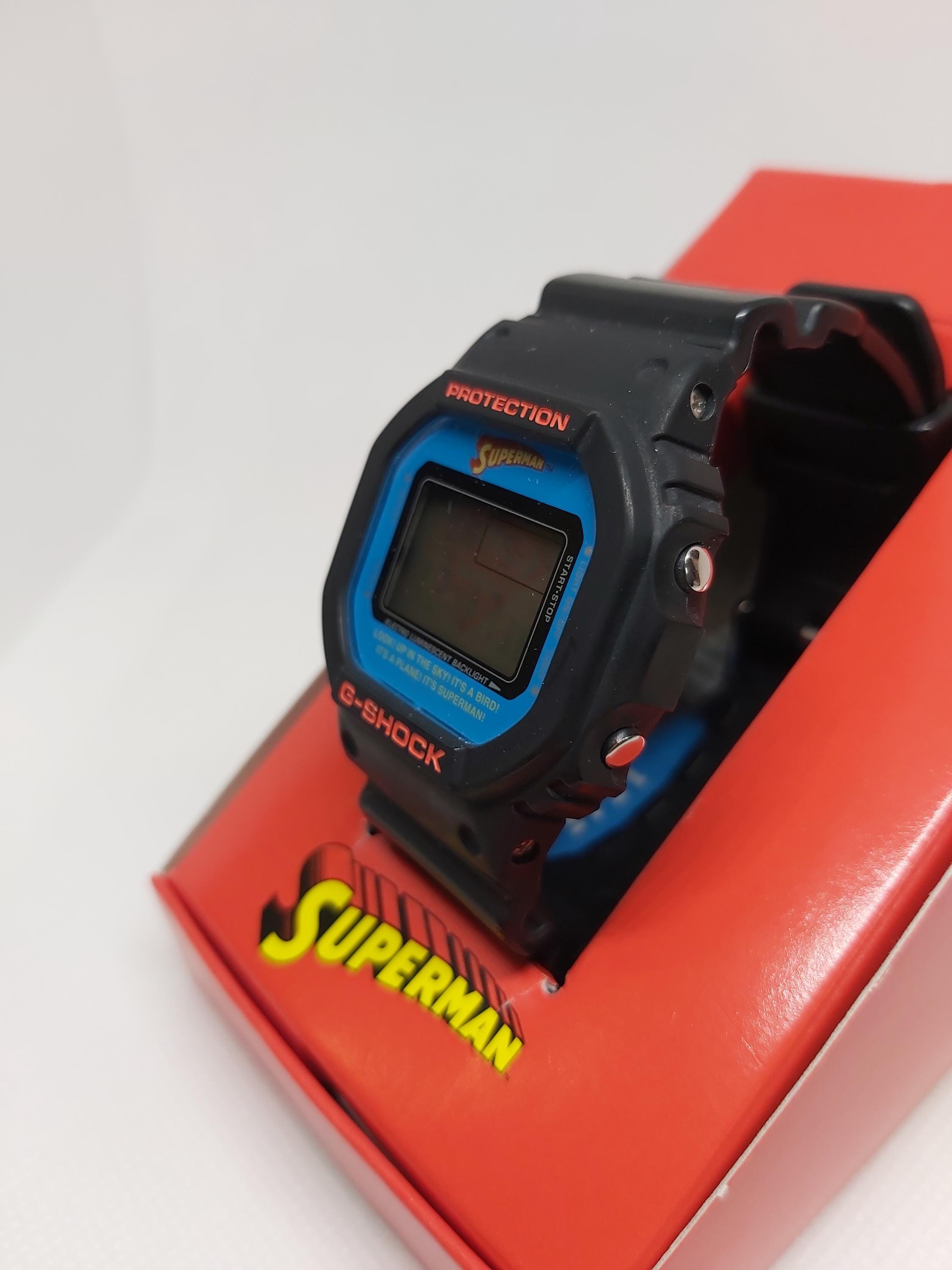限定版G-SHOCK x スーパーマンウォッチ – 未使用、コレクターズ