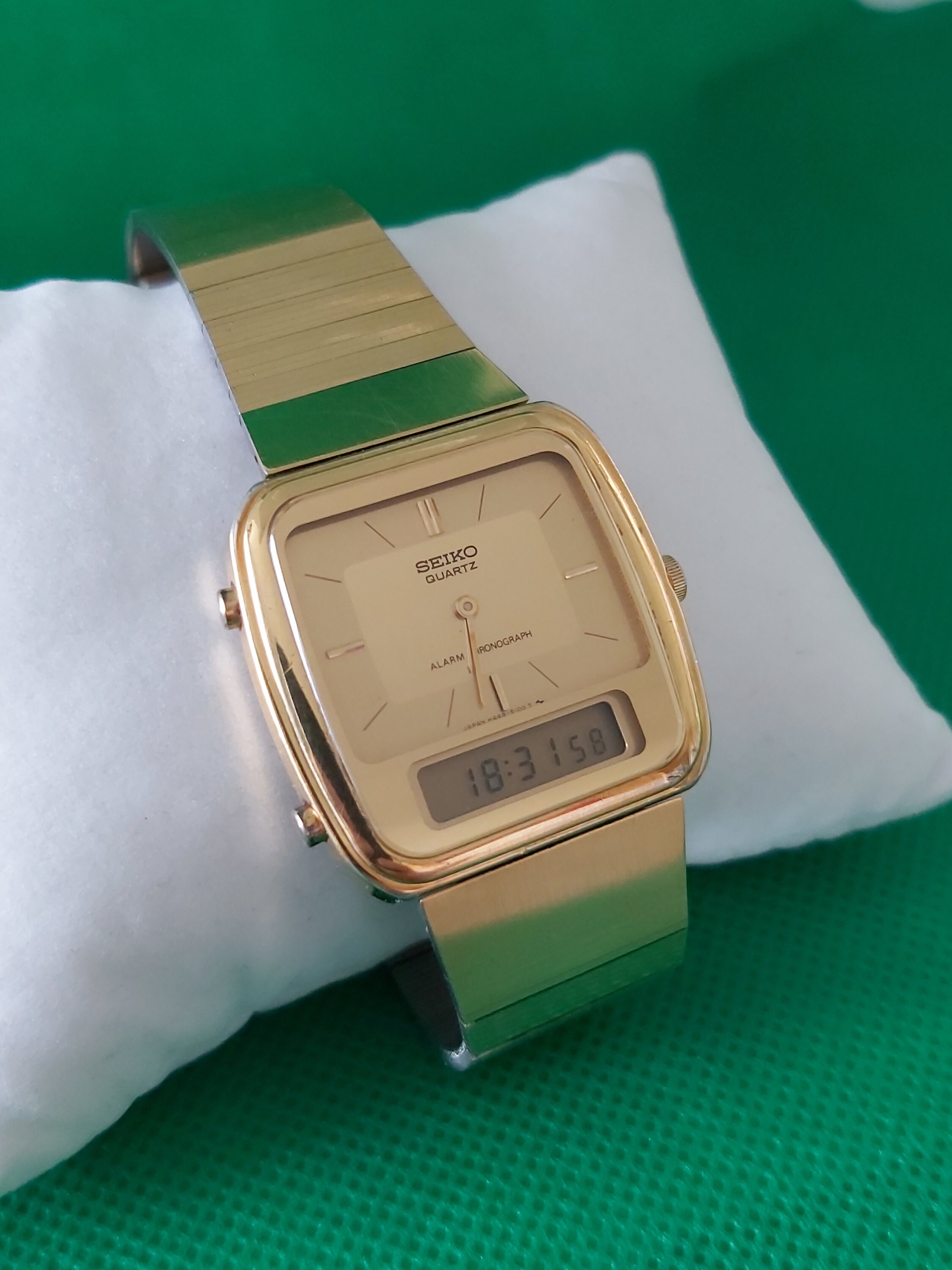 Vintage Seiko Anadigi Alarm Chronograph – Late 1980s Elegance