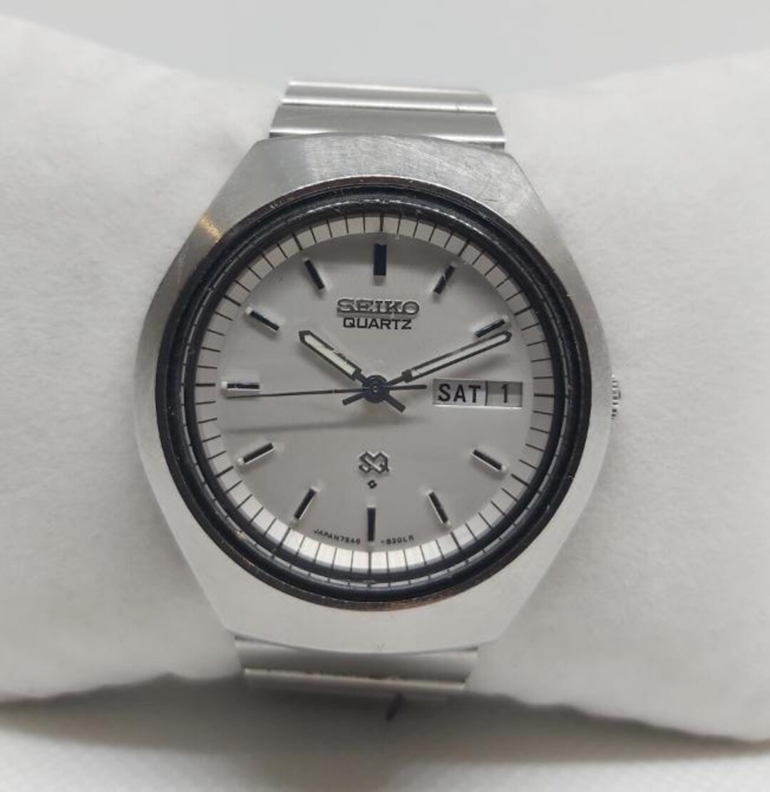Vintage Seiko Quartz Sports Watch 7546-8270: Stainless Steel