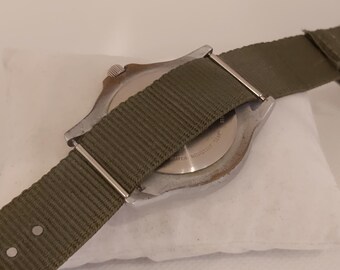 Vintage Lorus Sports Watch: Stainless Steel, Green NATO Strap