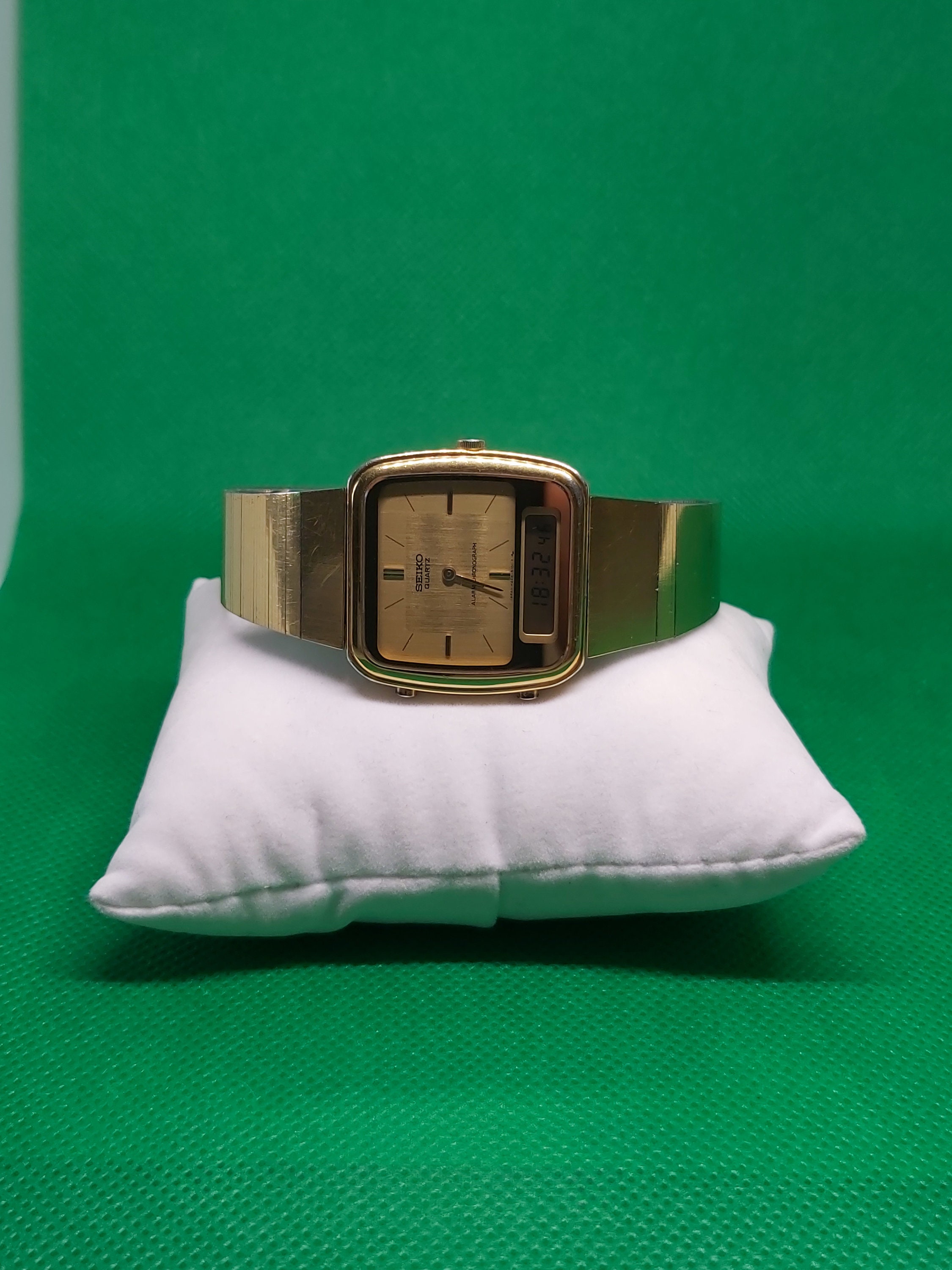 Vintage Seiko Anadigi Alarm Chronograph – Late 1980s Elegance