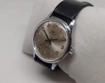 Vintage Technos Wind-up Watch - 17 Jewels, Swiss Made, Incabloc