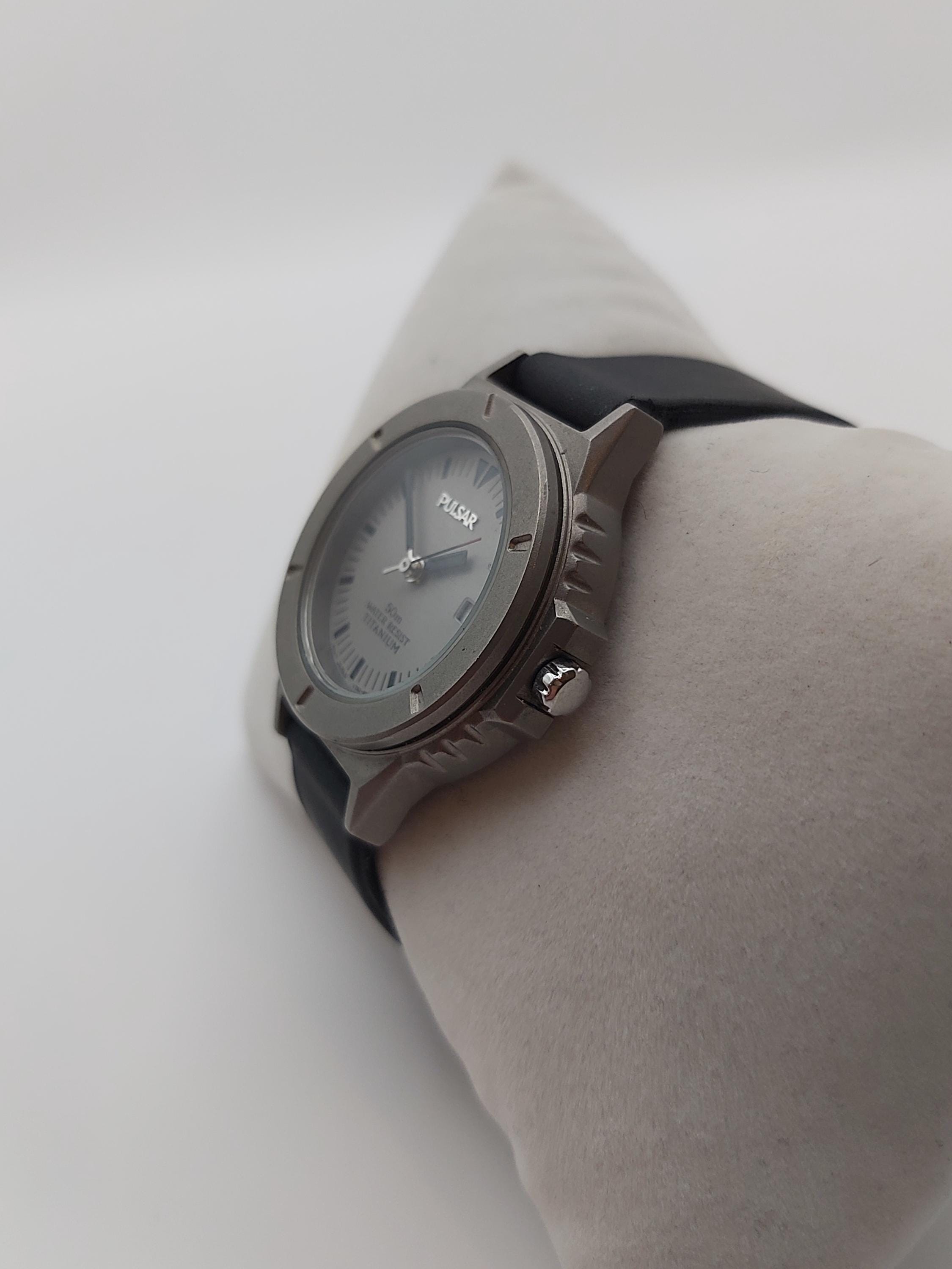 Pulsar Ladies Titanium Watch: Grey Dial, Date, Original  display picture 2