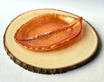 Leaf Jewelry Tray: Handmade Resin Ring Dish with Metallic Finish
