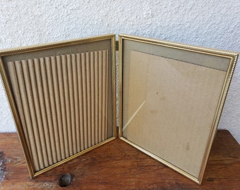 Vintage 8 x 10 Bi-Fold Gold Metal PICTURE FRAME with Ribbed Surround and Embossed Edges